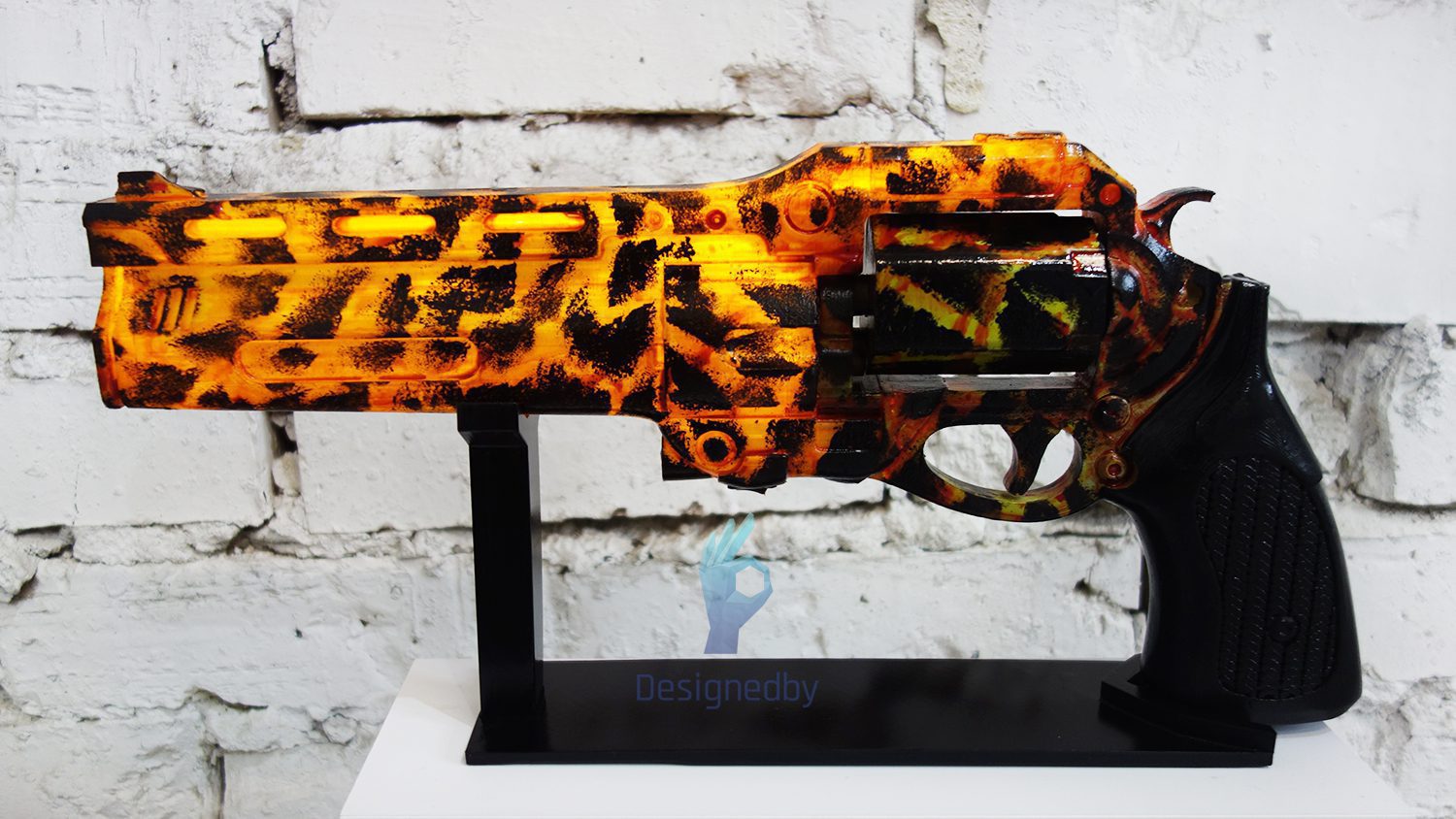 golden gun from Destiny cosplay prop with LEDs