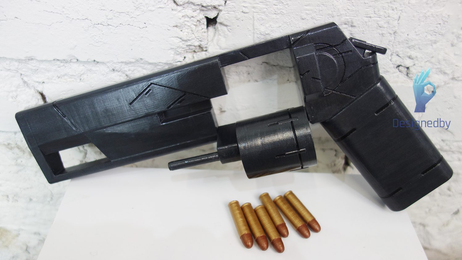 sheriff minima revolver pistol from valorant cosplay