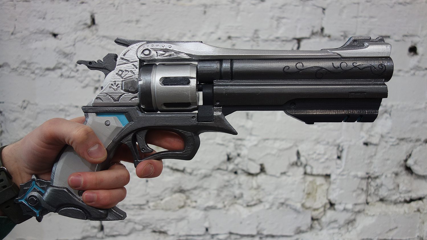 cassidy revolver prop replica cosplay overwatch