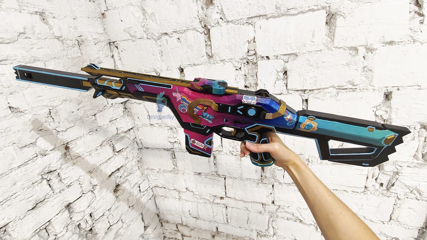 Phantom rifle from Valorant Glitchpop cosplay